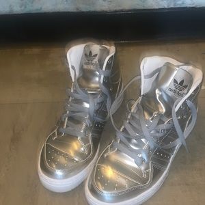 Adidas originals x Jeremy Scott w/ wings